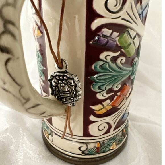 Saturday Evening Post Christmas Santa's Helper Beer Stein Anheuser Busch Limited - Picture 4 of 10